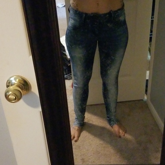Size 3 Acid Washed Skinny Jeans - Picture 1 of 3